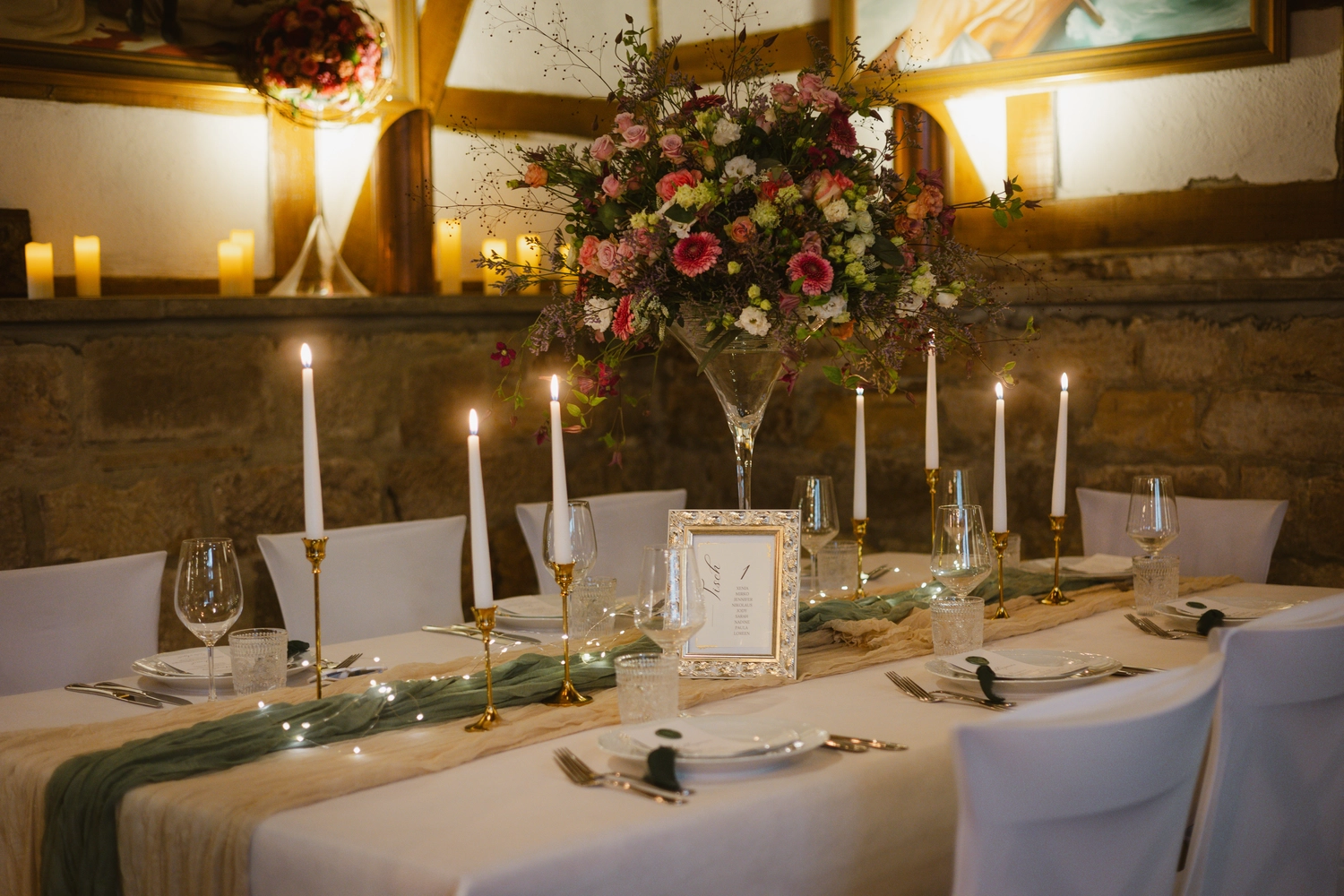 Freiberuflicher Trauerredner – Hochzeitsdekoration