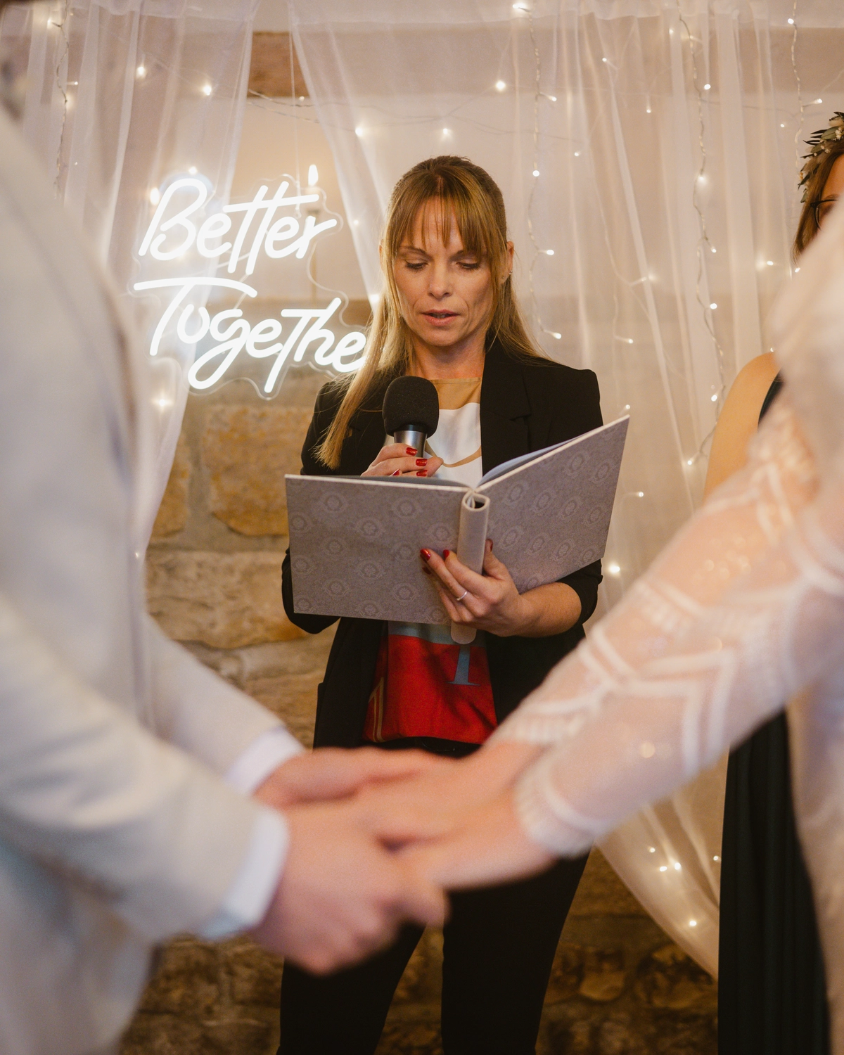 Freiberufliche Trauerrednerin  – Hochzeitsreden